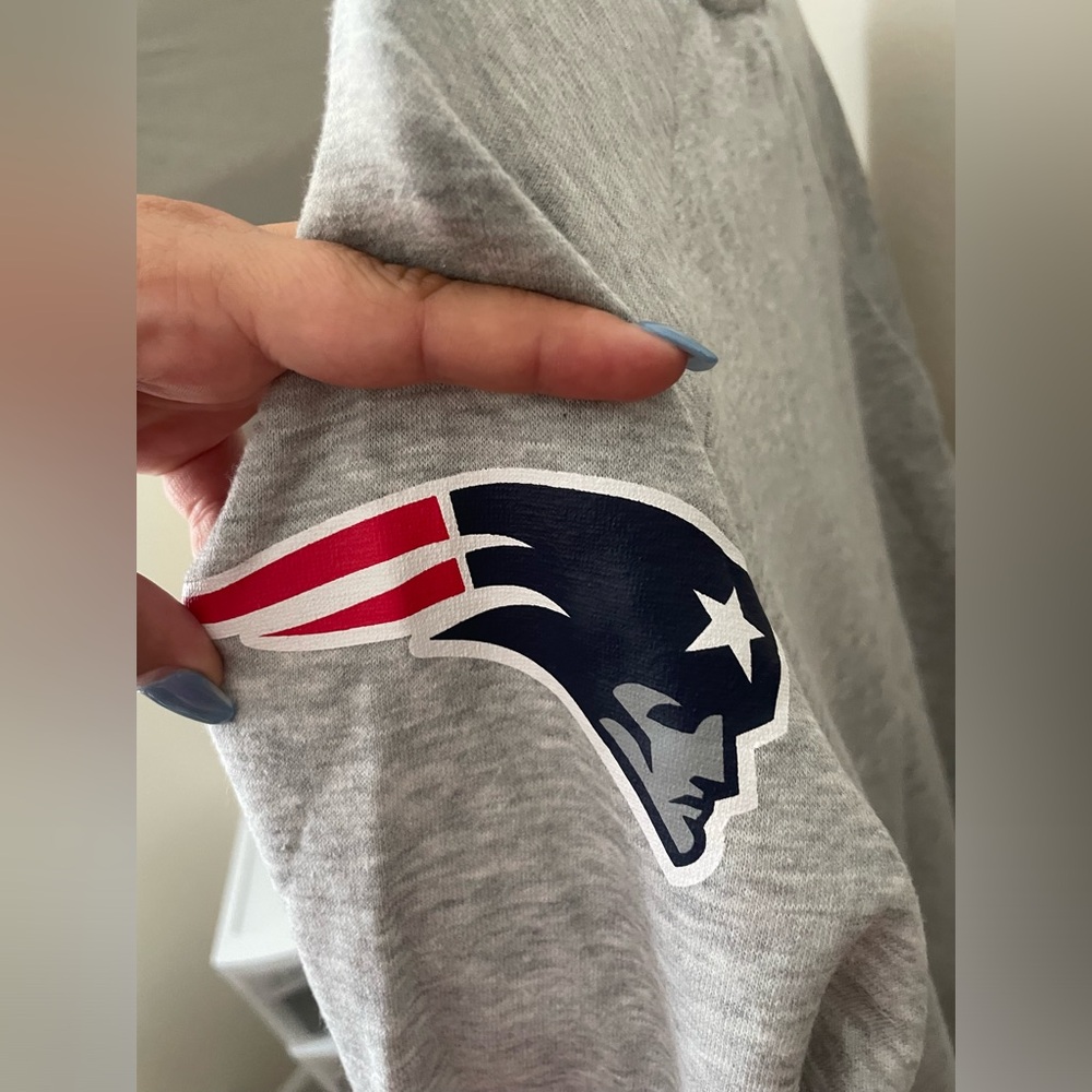 NE Patriots pullover! - Picture 4 of 4